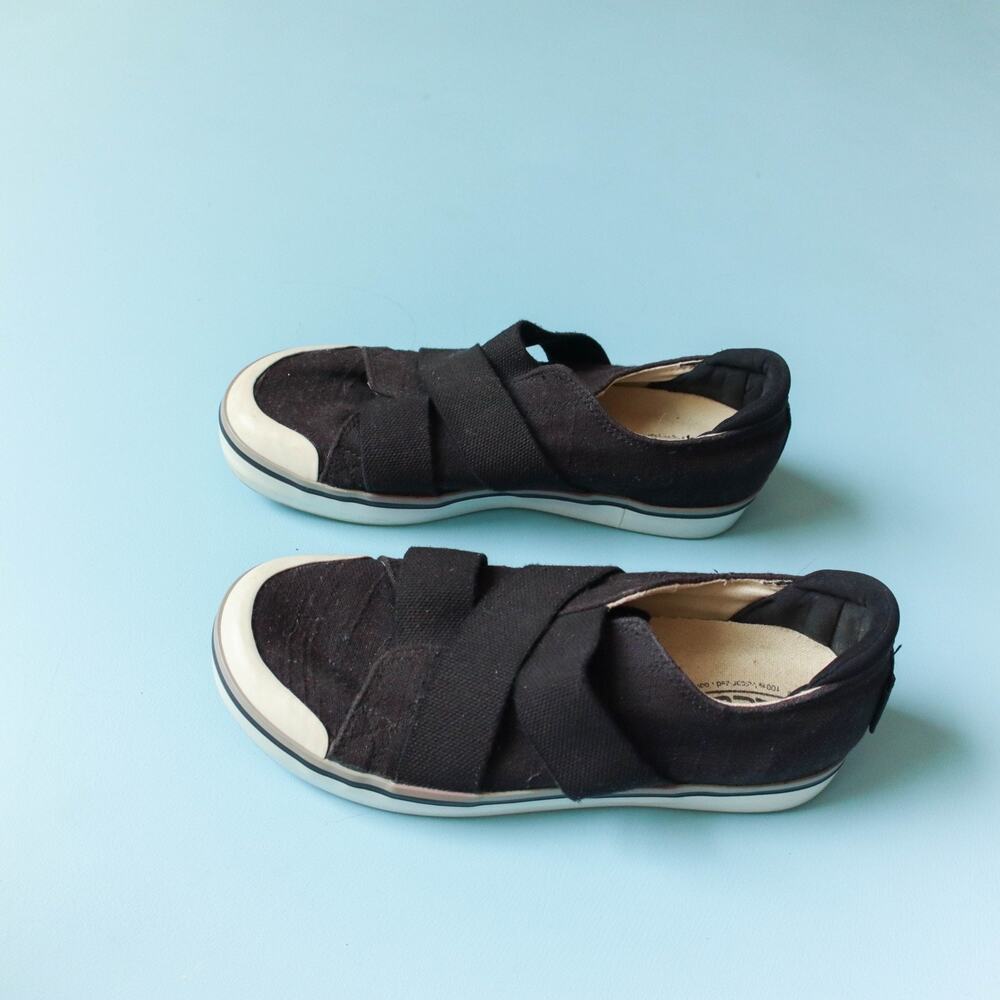 Keen Elsa III Gore Slip On Casual Sneaker Womens 7.5 Comfort Basic Capsule - Picture 2 of 7